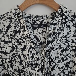 Vera Wang Black and White Patterned Blouse